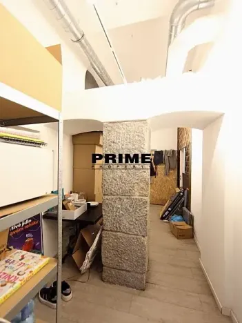 Pronájem obchodního prostoru, Praha - Nové Město, Lazarská, 50 m2