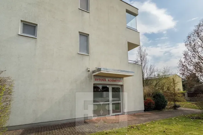 Pronájem obchodního prostoru, Praha - Kolovraty, Kupkova, 35 m2