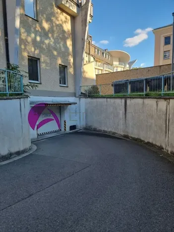 Pronájem garážového stání, Olomouc, Wellnerova, 14 m2