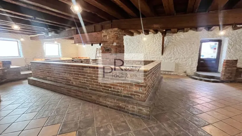 Pronájem obchodního prostoru, Znojmo, Tovární, 300 m2