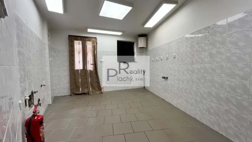 Pronájem obchodního prostoru, Znojmo, Tovární, 300 m2