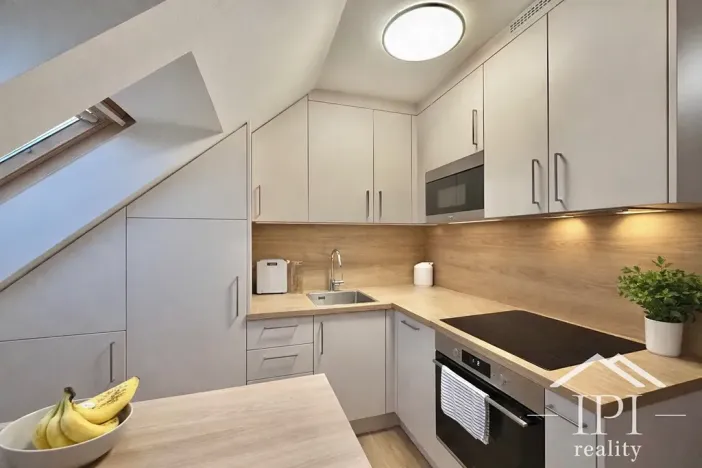 Pronájem bytu 2+kk, Praha - Holešovice, Komunardů, 53 m2