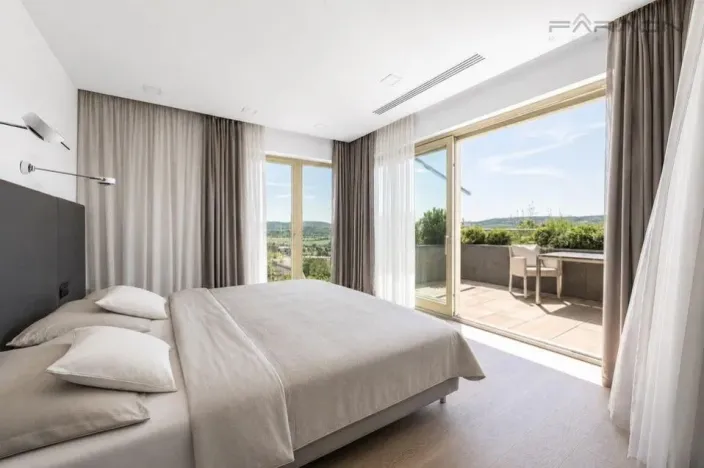 Pronájem bytu 5+kk, Praha - Radotín, Zderazská, 260 m2
