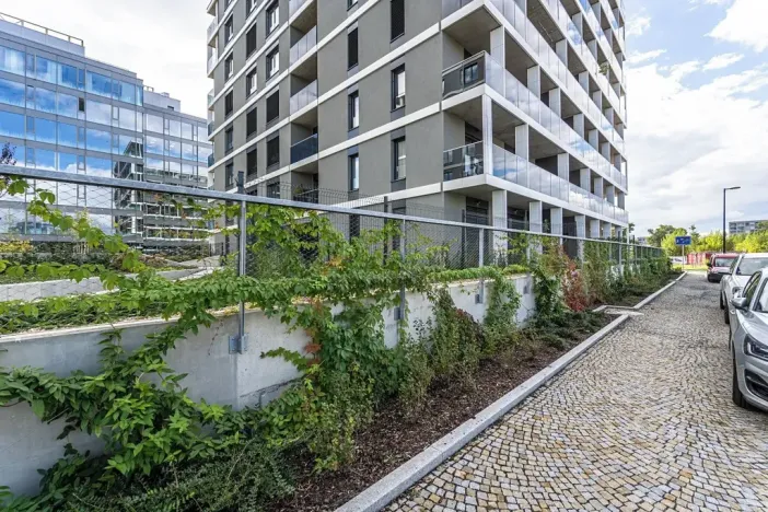 Pronájem bytu 2+kk, Praha - Karlín, Sokolova, 59 m2