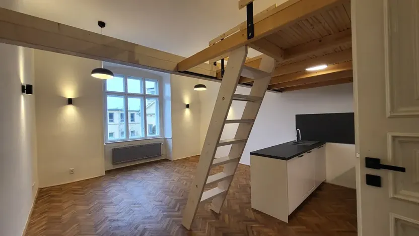 Prodej činžovního domu, Batelov, náměstí Míru, 2200 m2