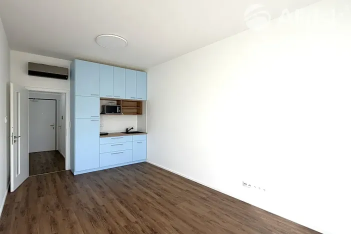 Pronájem kanceláře, Brno, Komárovská, 29 m2