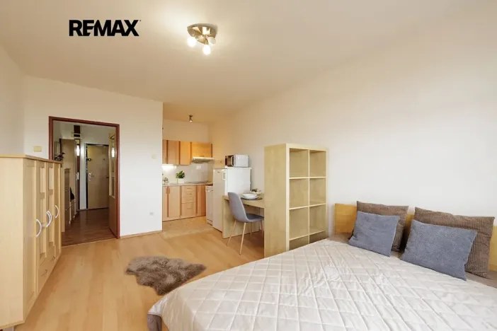 Prodej bytu 1+kk, Praha - Háje, Hlavatého, 27 m2