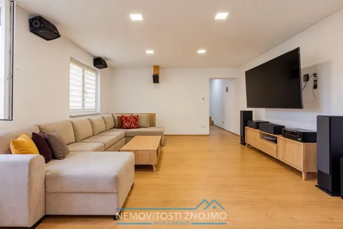 Prodej rodinného domu, Chvalovice, 220 m2