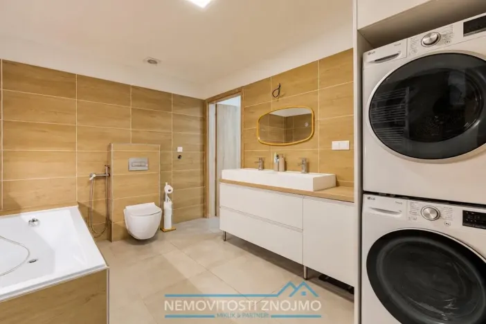 Prodej rodinného domu, Chvalovice, 220 m2
