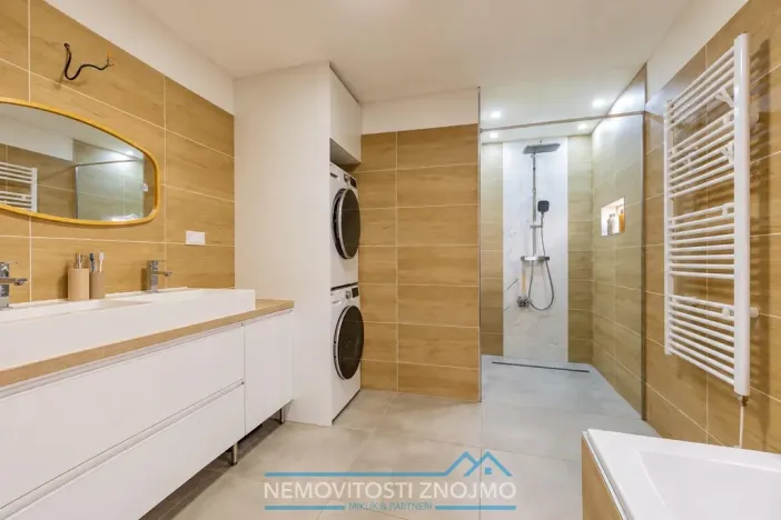 Prodej rodinného domu, Chvalovice, 220 m2