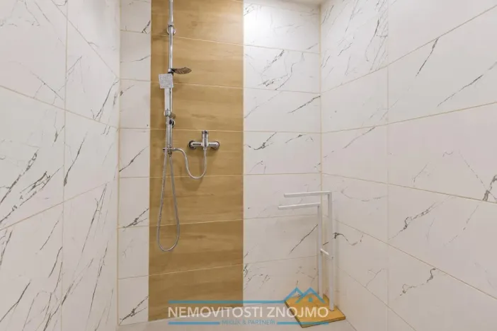 Prodej rodinného domu, Chvalovice, 220 m2
