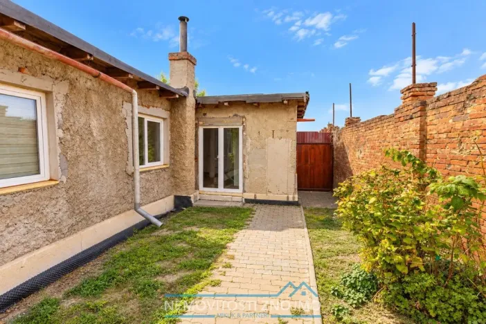 Prodej rodinného domu, Chvalovice, 220 m2