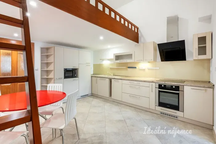 Pronájem bytu 1+1, Praha - Smíchov, Radlická, 43 m2