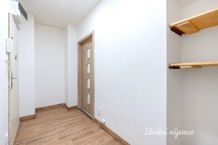 Pronájem bytu 2+kk, Praha - Břevnov, Patočkova, 41 m2