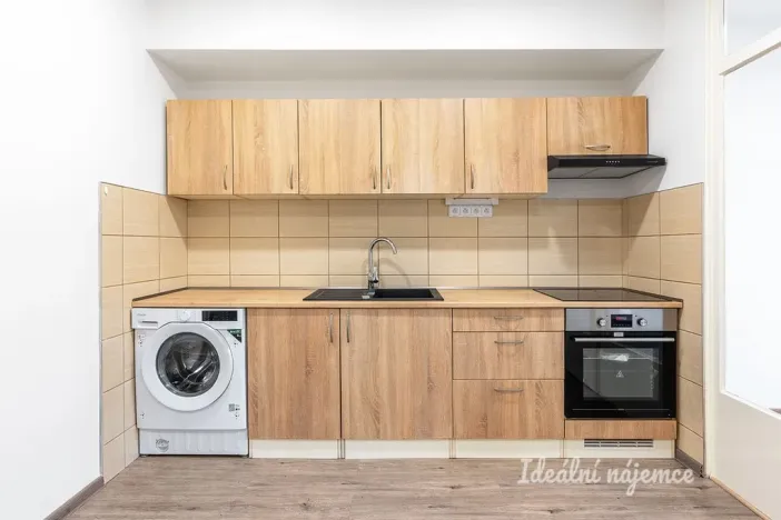 Pronájem bytu 2+kk, Praha - Břevnov, Patočkova, 41 m2
