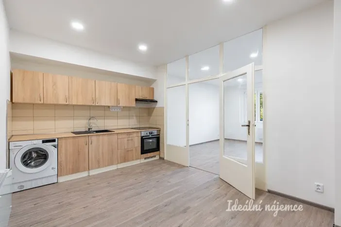 Pronájem bytu 2+kk, Praha - Břevnov, Patočkova, 41 m2