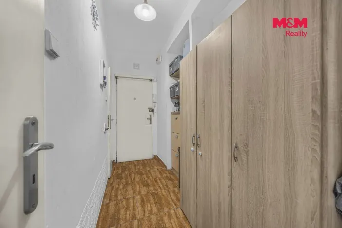 Prodej bytu 2+kk, Kralupy nad Vltavou - Lobeček, nám. Mládežníků, 52 m2
