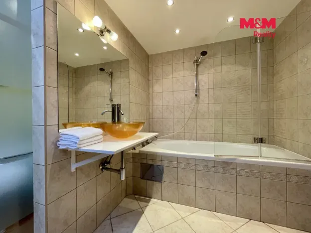 Pronájem atypického bytu, Praha - Nové Město, Pštrossova, 170 m2