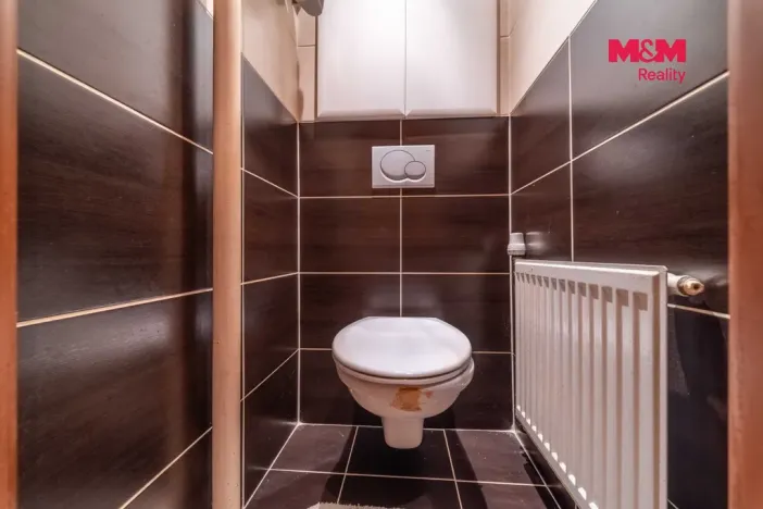 Prodej bytu 2+1, Hrádek - Nová Huť, 1. máje, 56 m2
