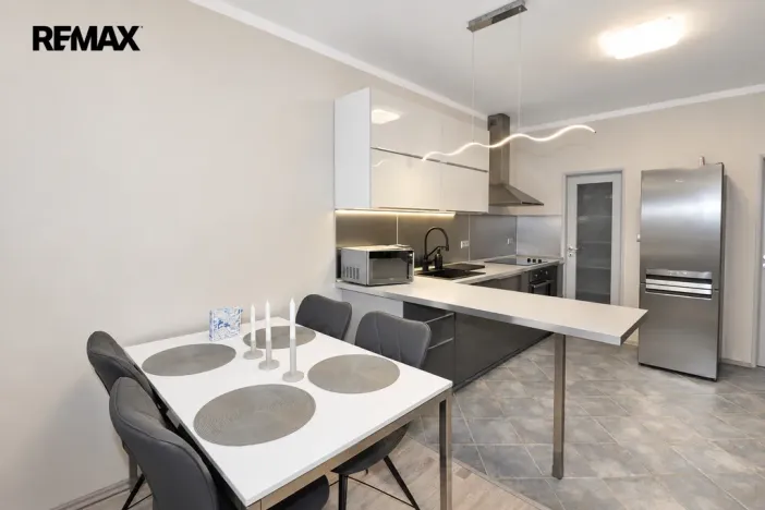 Pronájem bytu 2+kk, Praha - Vokovice, Lužná, 70 m2