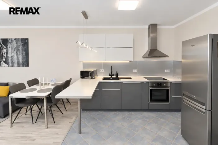 Pronájem bytu 2+kk, Praha - Vokovice, Lužná, 70 m2