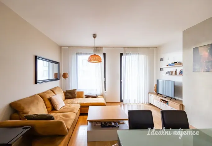 Pronájem bytu 2+kk, Praha - Vysočany, Sousedíkova, 59 m2