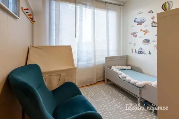 Pronájem bytu 2+kk, Praha - Vysočany, Sousedíkova, 59 m2