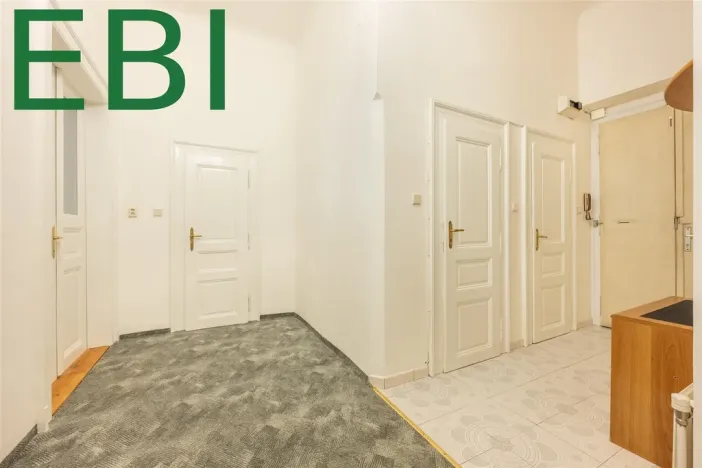 Prodej bytu 3+1, Praha, Římská, 121 m2