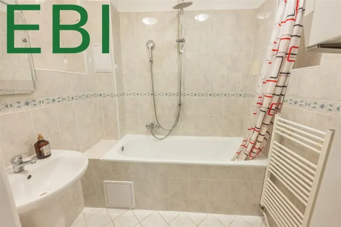 Prodej bytu 3+1, Praha, Římská, 121 m2