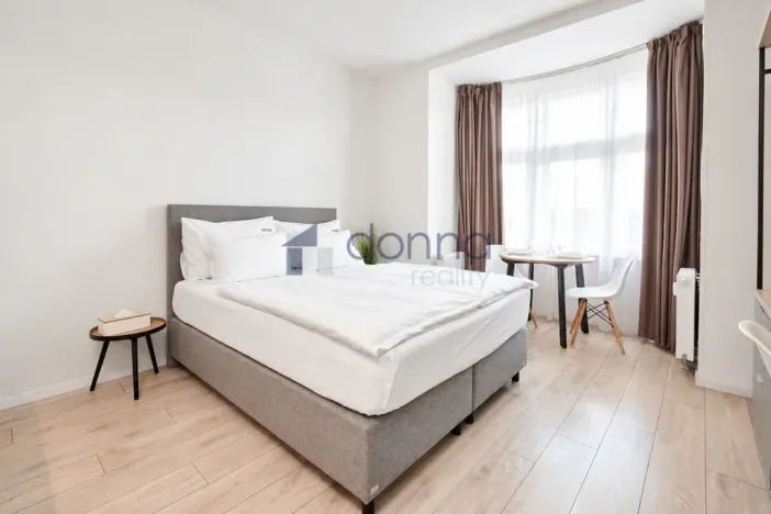 Pronájem bytu 1+kk, Praha, Strakonická, 27 m2