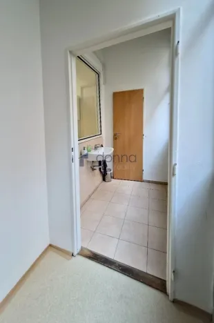Pronájem kanceláře, Praha, Novákových, 136 m2
