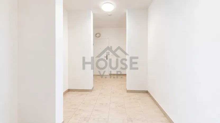 Prodej bytu 1+kk, Vestec, U Hrubých, 54 m2