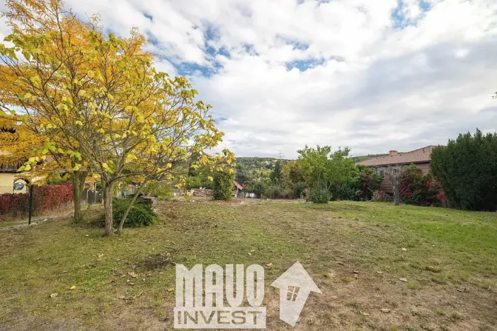 Prodej pozemku pro bydlení, Praha - Lipence, U žlábku, 700 m2