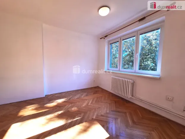 Pronájem bytu 3+1, Praha, Krátká, 65 m2