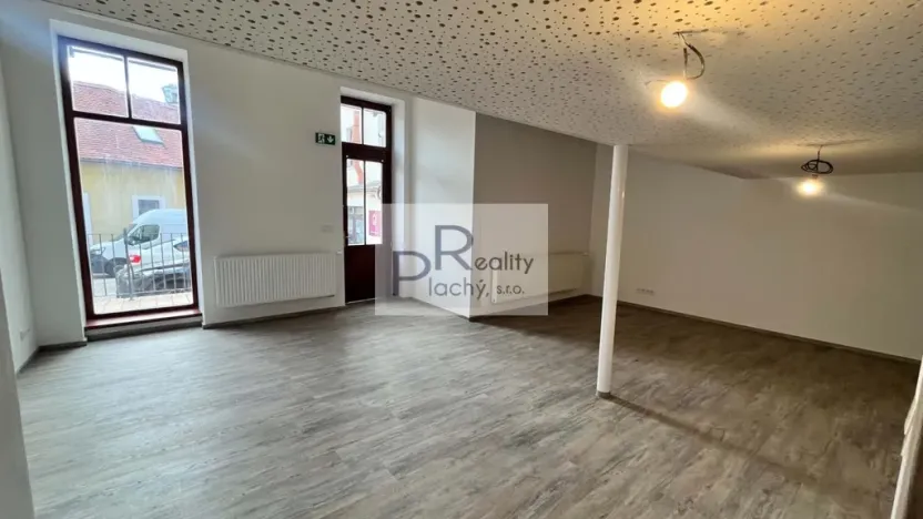 Pronájem obchodního prostoru, Znojmo, 67 m2