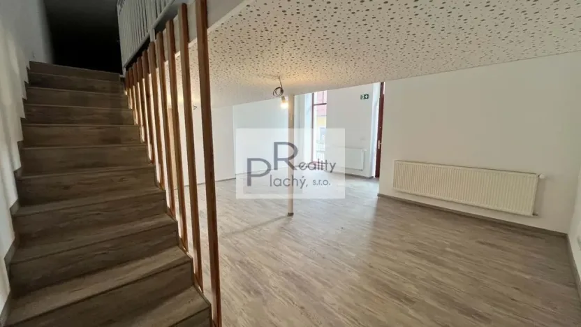 Pronájem obchodního prostoru, Znojmo, 67 m2