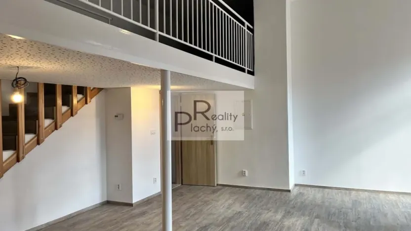 Pronájem obchodního prostoru, Znojmo, 67 m2
