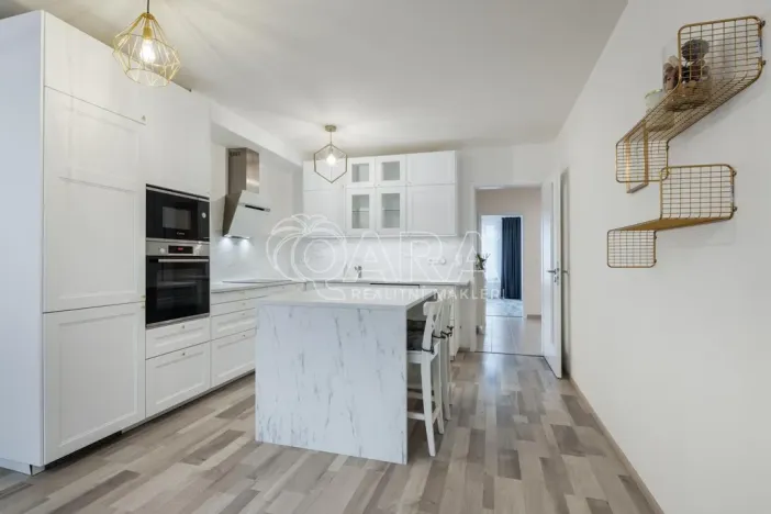 Pronájem bytu 3+kk, Praha - Vysočany, Strnadových, 83 m2