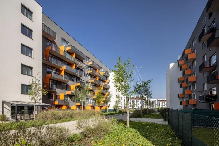 Pronájem bytu 3+kk, Praha - Vysočany, Strnadových, 83 m2
