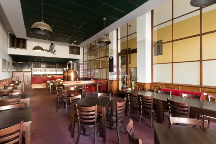Pronájem restaurace, Jindřichův Hradec - Jindřichův Hradec I, nám. Míru, 160 m2