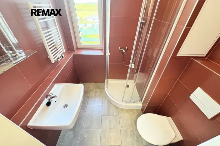 Pronájem bytu 4+kk, Velký Osek, U hřiště, 84 m2