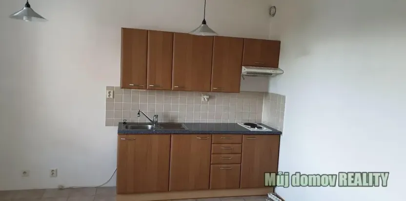 Pronájem bytu 1+kk, Praha - Hostivař, Pražská, 27 m2