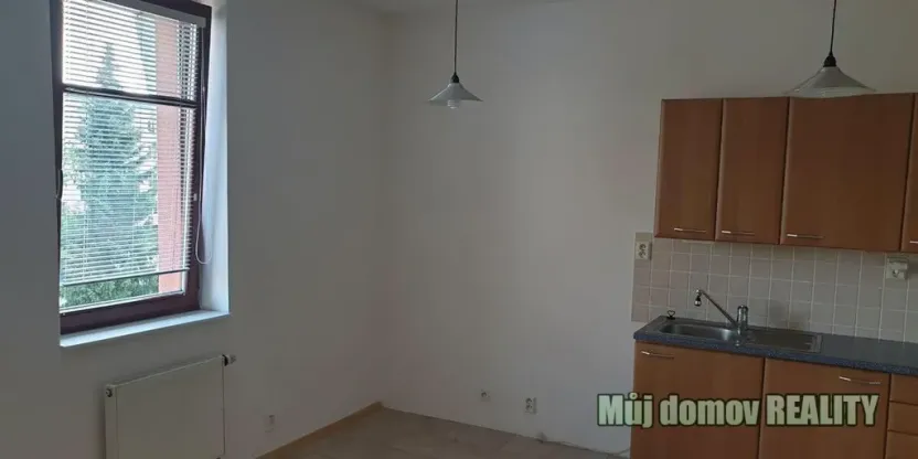 Pronájem bytu 1+kk, Praha - Hostivař, Pražská, 27 m2