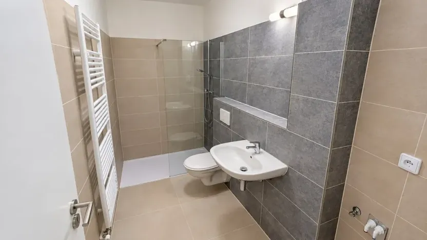 Pronájem bytu 2+kk, Holasice, Brněnská, 30 m2