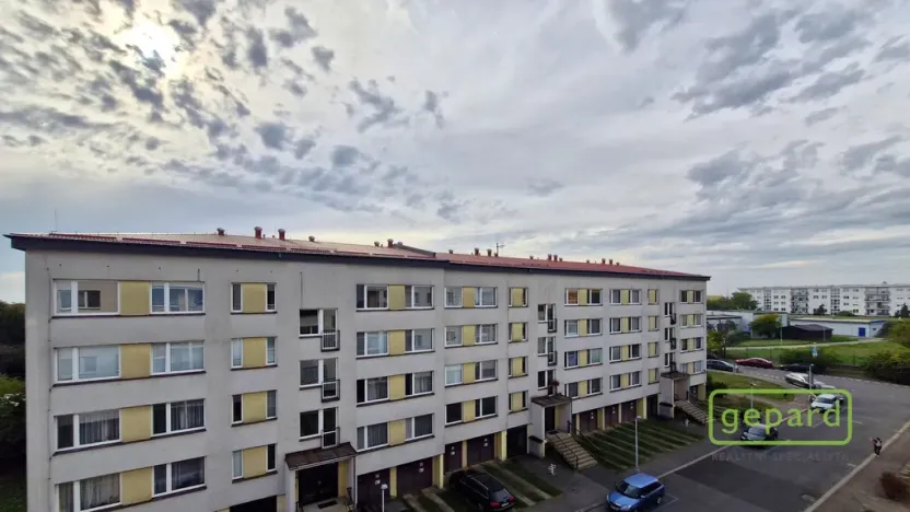 Pronájem bytu 3+kk, Praha - Kobylisy, Hovorčovická, 76 m2