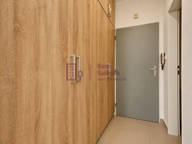 Pronájem bytu 1+kk, Jindřichův Hradec - Jindřichův Hradec II, Nádražní, 19 m2