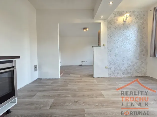 Prodej bytu 1+1, Dvůr Králové nad Labem, Žirecká, 41 m2