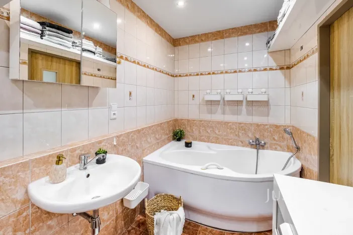 Prodej bytu 3+1, České Budějovice - České Budějovice 3, A. Trägera, 63 m2