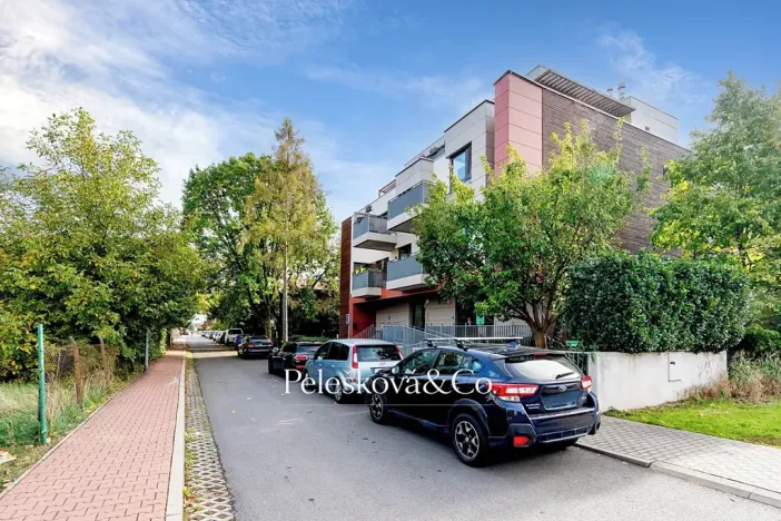 Pronájem bytu 2+kk, Praha - Suchdol, Májová, 45 m2
