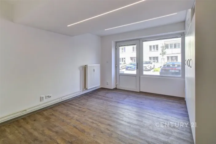 Prodej kanceláře, Plzeň - Severní Předměstí, Bzenecká, 39 m2